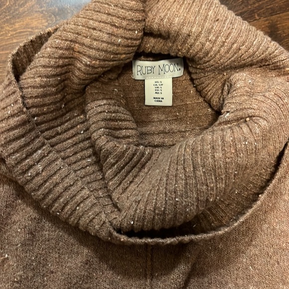 Ruby moon sweater - Picture 2 of 2